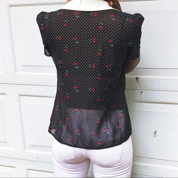🍒 Vintage Cherry Print Peter Pan Blouse🍒 (SOLD) - Picture 4 of 7